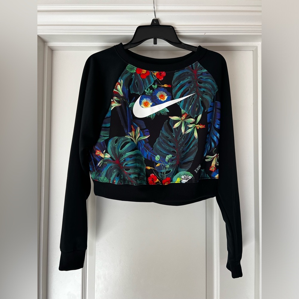 CLEARANCE Women’s Medium Nike Sportswear Ultra-Femme Floral Print Cropped Top - Picture 2 of 8